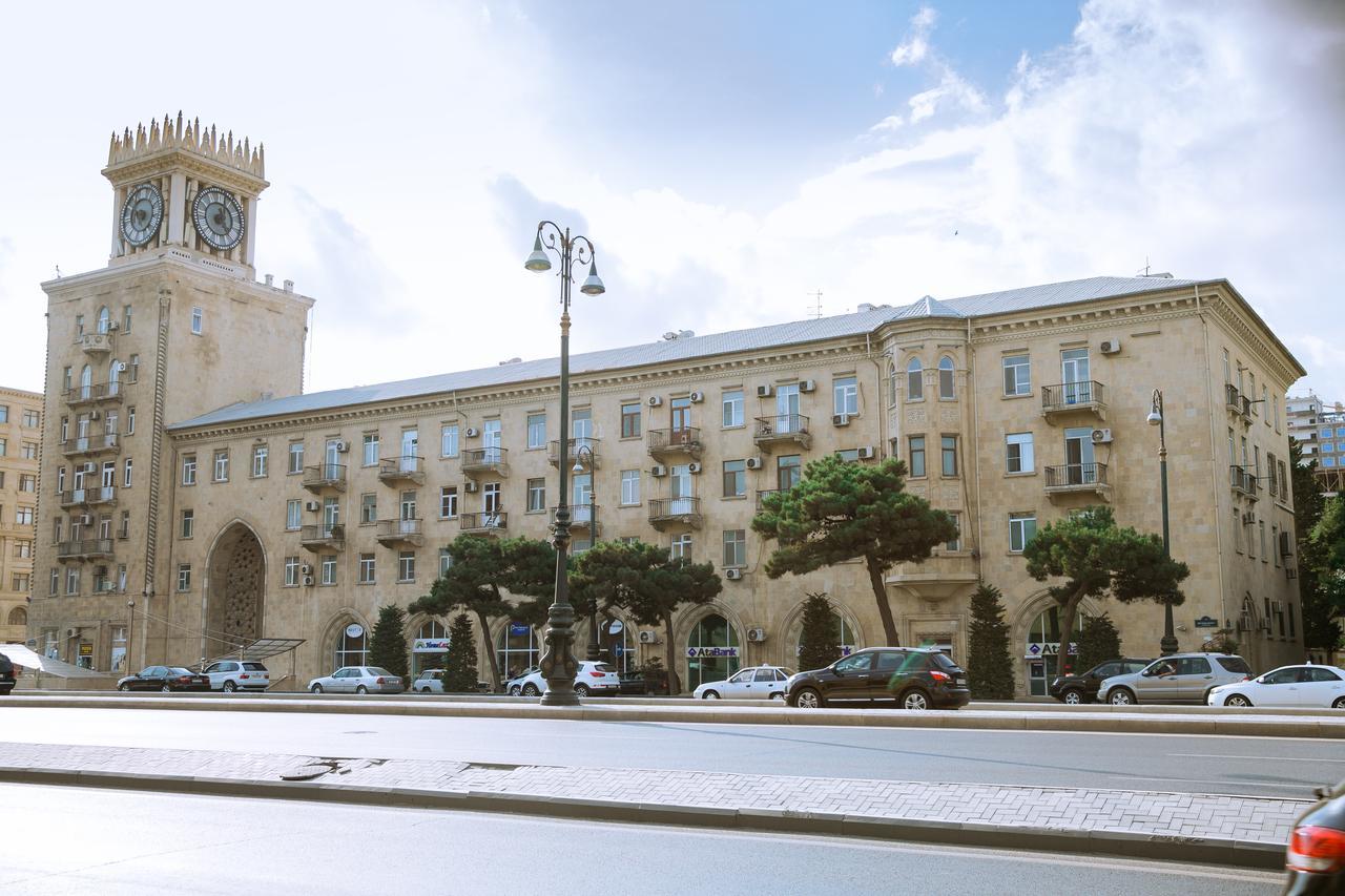 Clock Tower Apartment In Баку Экстерьер фото