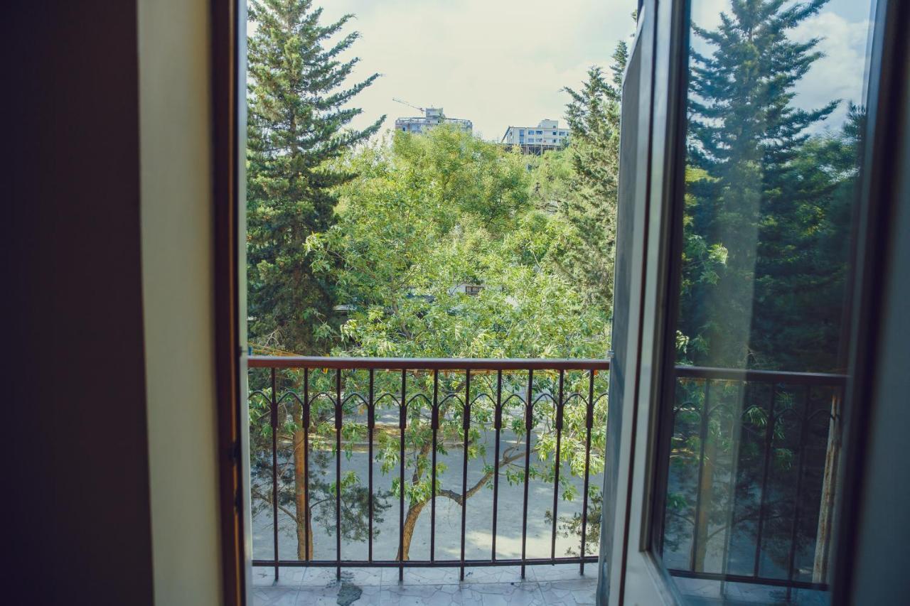 Clock Tower Apartment In Баку Экстерьер фото
