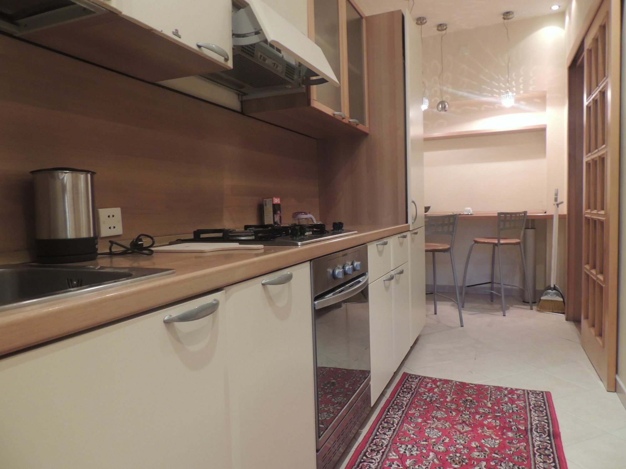 Clock Tower Apartment In Баку Экстерьер фото